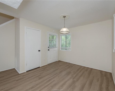 4401 Carter Creek Parkway - Photo Thumbnail 3