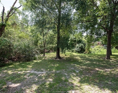 4401 Carter Creek Parkway - Photo Thumbnail 11