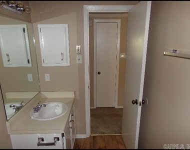 713 King Place - Photo Thumbnail 15