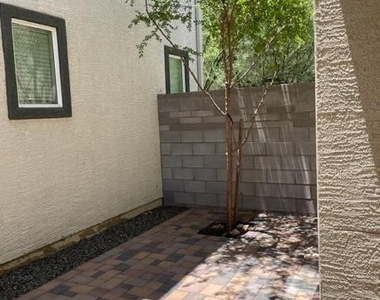 11900 N 32nd Street - Photo Thumbnail 20