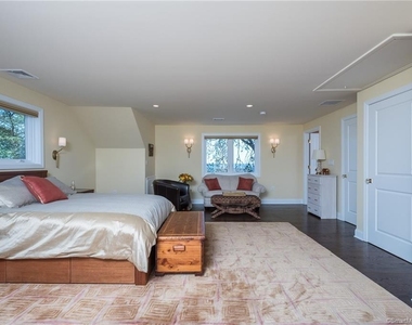 10 Morgan Point - Photo Thumbnail 25