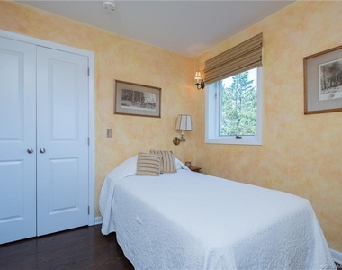 10 Morgan Point - Photo Thumbnail 22