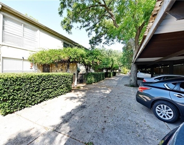 4431 Travis Street - Photo Thumbnail 18