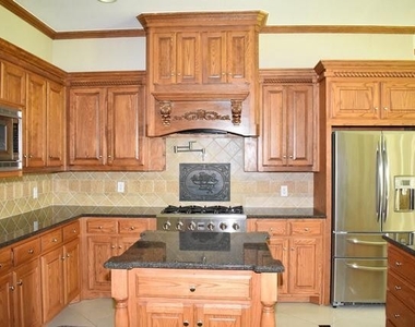 3229 Fannin Lane - Photo Thumbnail 9