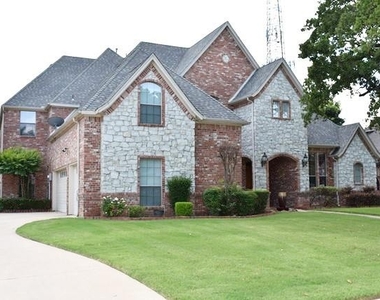 3229 Fannin Lane - Photo Thumbnail 2