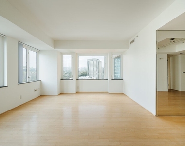 10520 Wilshire Blvd - Photo Thumbnail 9