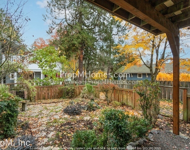 1240 Sw Cheltenham Street - Photo Thumbnail 27