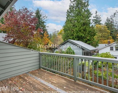 1240 Sw Cheltenham Street - Photo Thumbnail 9