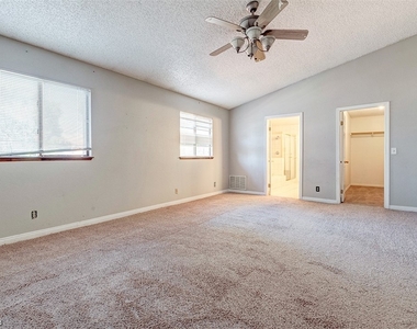 5125 Tara Avenue - Photo Thumbnail 12