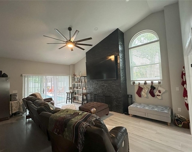 7705 Apple Tree Circle - Photo Thumbnail 23