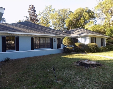 408 Sassafras Lane - Photo Thumbnail 1