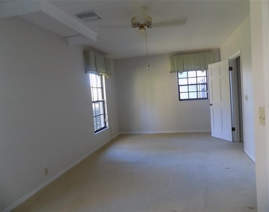 408 Sassafras Lane - Photo Thumbnail 18