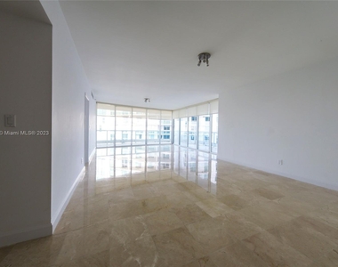 2127 Brickell Ave - Photo Thumbnail 1