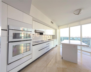 2127 Brickell Ave - Photo Thumbnail 12