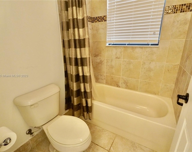 3927 Nw 84th Way - Photo Thumbnail 17