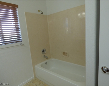 6604 Octave Avenue - Photo Thumbnail 21