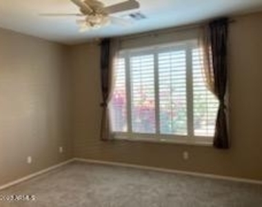 42550 W Candyland Place - Photo Thumbnail 8