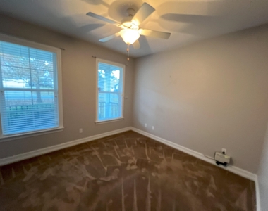 2565 Manassas Way - Photo Thumbnail 7