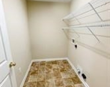 8808 Jamac Lane - Photo Thumbnail 5