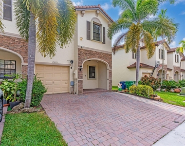 15220 Sw 119th Ter - Photo Thumbnail 2