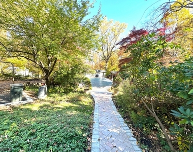 36 Parlin Ln - Photo Thumbnail 2