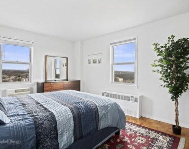 5550 Fieldston Rd - Photo Thumbnail 4