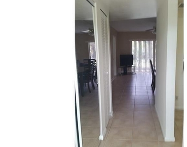 1638 Embassy Dr - Photo Thumbnail 4