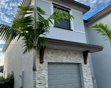 25282 Sw 108th Ave - Photo Thumbnail 1