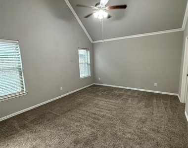 4501 Blackjack Oak Drive - Photo Thumbnail 7