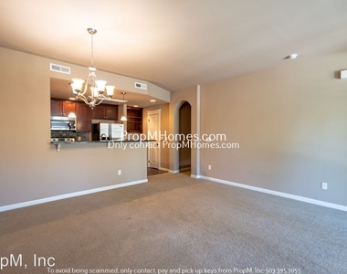 3240 Summerlinn Drive - Photo Thumbnail 7