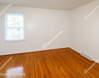 920 Reedwood Ln - Photo Thumbnail 12