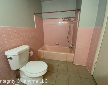 2208 Northwest 47th Street - Photo Thumbnail 9