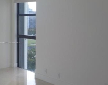 20225 Ne 34th Ct - Photo Thumbnail 10