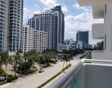 3000 S Ocean Dr - Photo Thumbnail 15