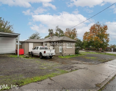 5160 Ne Columbia Boulevard - Photo Thumbnail 9