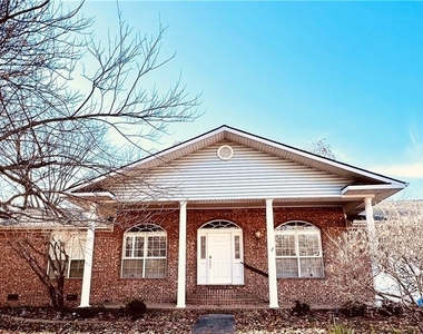 2319  N Aspen - Photo Thumbnail 10