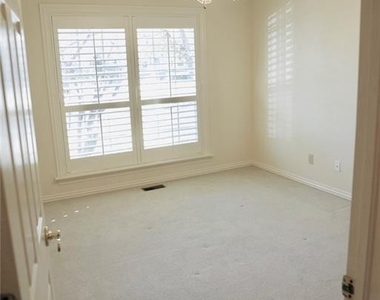 2319  N Aspen - Photo Thumbnail 7