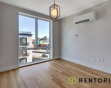 415 Manhattan Avenue - Photo Thumbnail 7