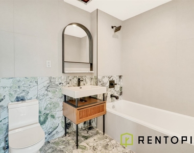 415 Manhattan Avenue - Photo Thumbnail 9