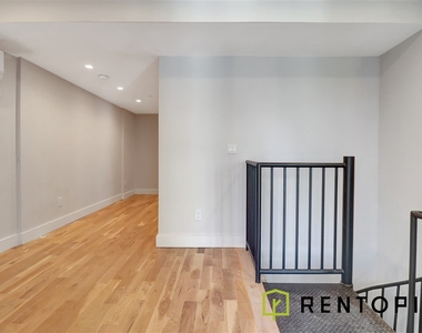 415 Manhattan Avenue - Photo Thumbnail 5