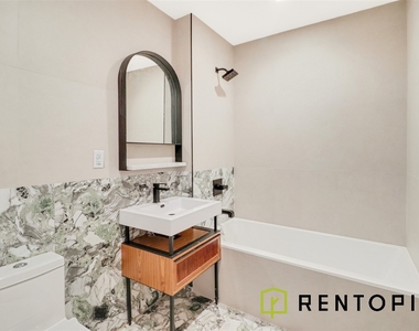 415 Manhattan Avenue - Photo Thumbnail 10