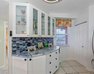 16550 Gulf Boulevard - Photo Thumbnail 8