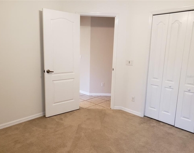 1612 Sweetwater West Circle - Photo Thumbnail 17