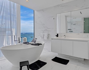 1000 Biscayne Blvd - Photo Thumbnail 27