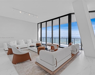 1000 Biscayne Blvd - Photo Thumbnail 4