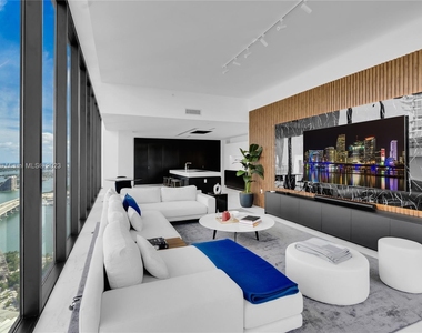 1000 Biscayne Blvd - Photo Thumbnail 16