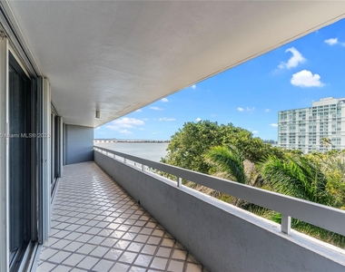 1627 Brickell Ave - Photo Thumbnail 6