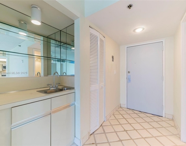 1627 Brickell Ave - Photo Thumbnail 5