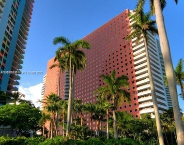 1627 Brickell Ave - Photo Thumbnail 1