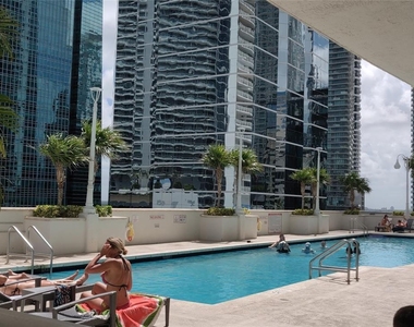 1200 Brickell Bay Dr - Photo Thumbnail 15